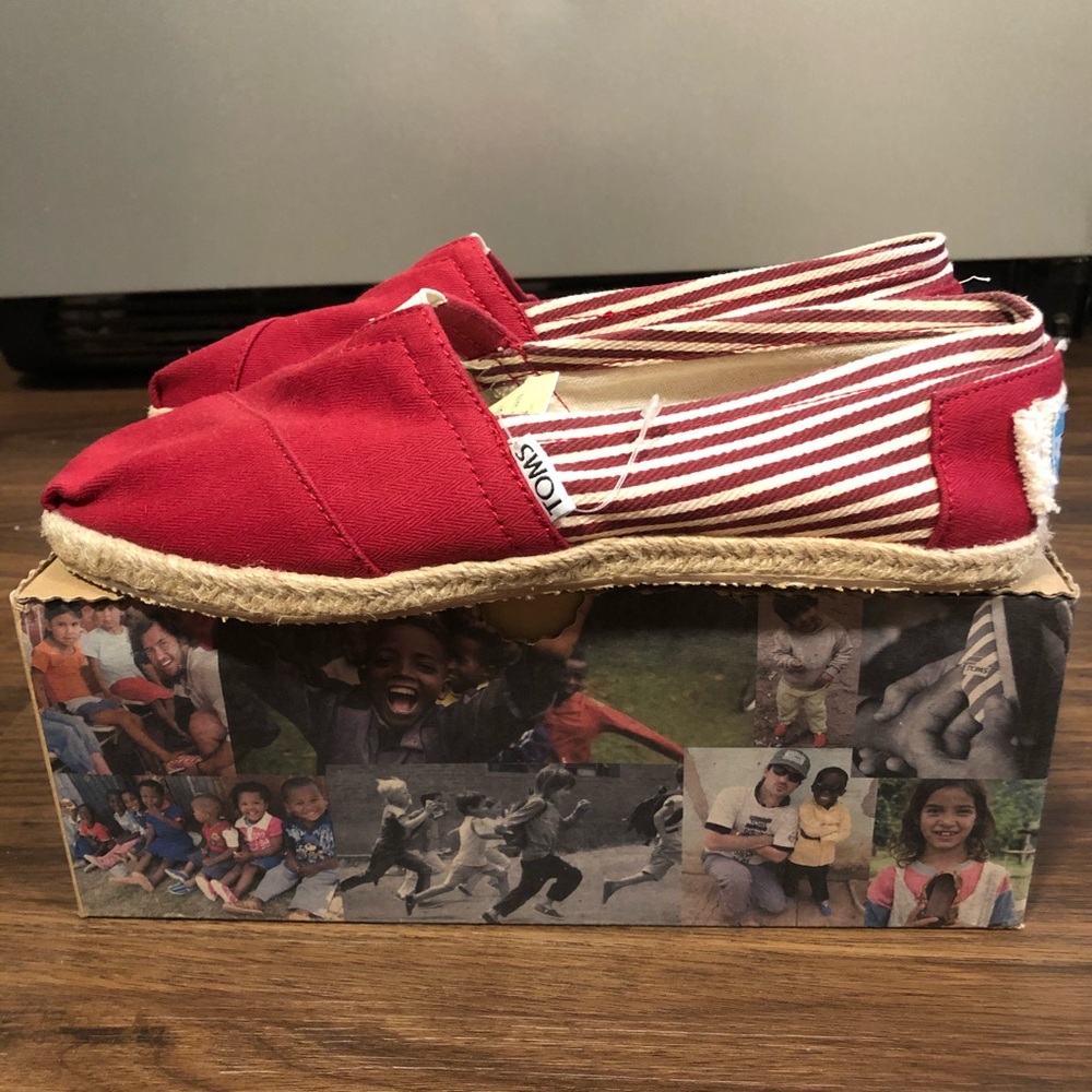 TOMS University Classic NEW